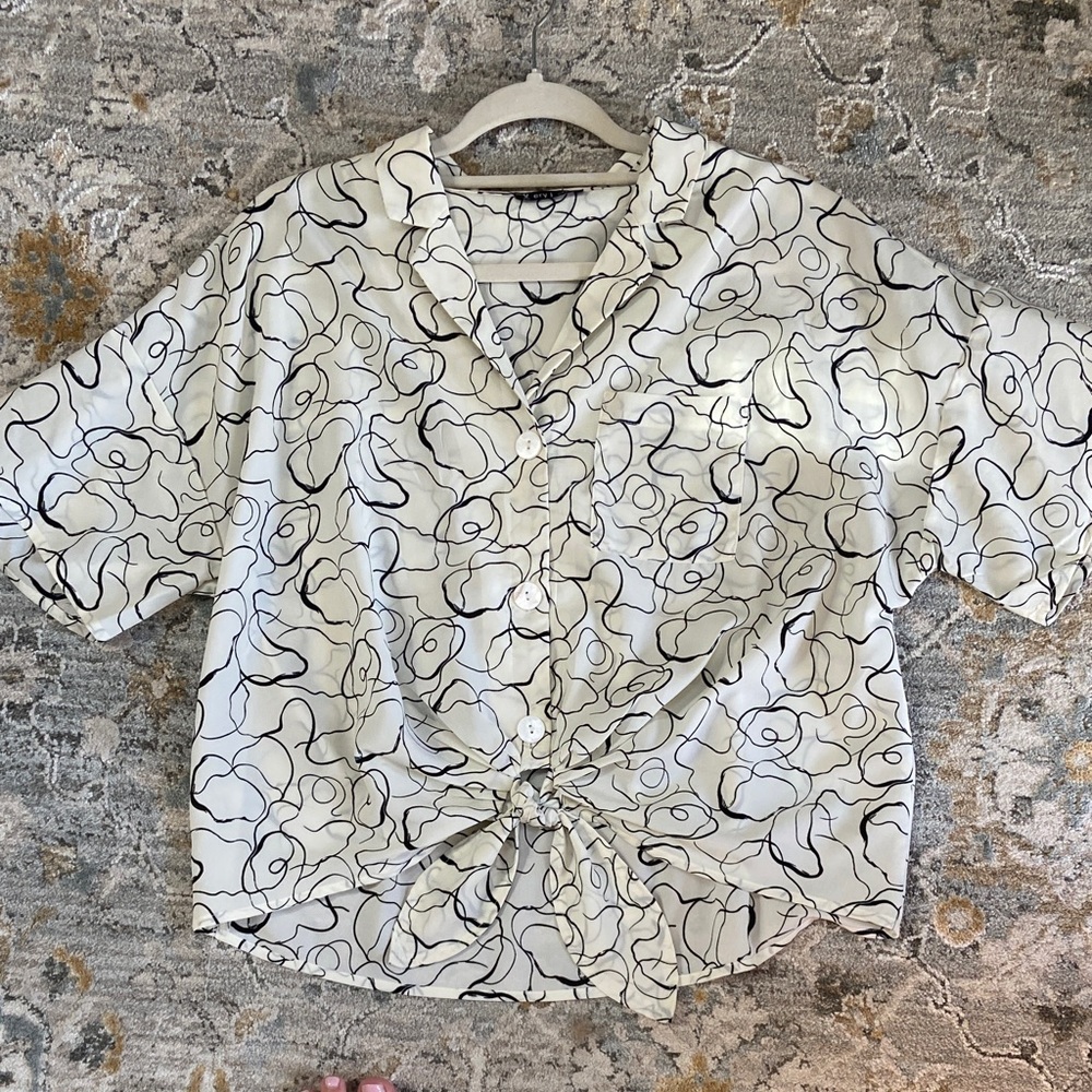 Very J Black and White Floral Button Down Shirt